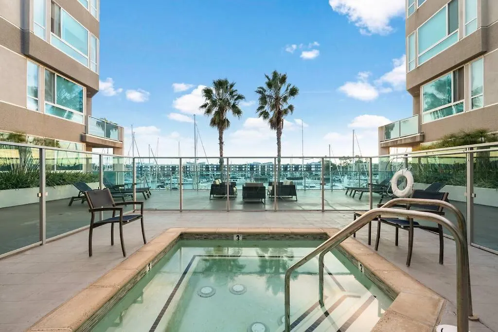 Skyline Oasis: Luxe 3-Floor Waterfront Penthouse Apartment Los Angeles